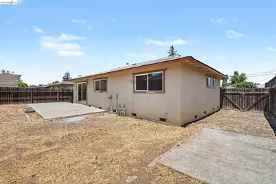 2467 Tanager Cir, Concord, CA 94520 - Photo 19