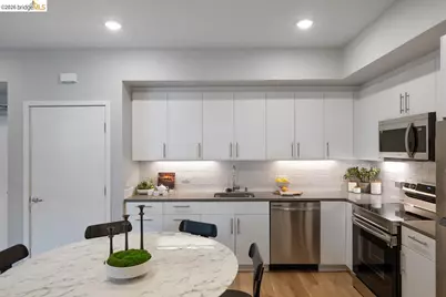 260 Brooklyn Basin Way #475, Oakland, CA 94606 - Photo 9