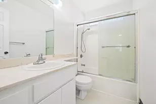 7552 Silvertree Ln, Dublin, CA 94568 - Photo 37