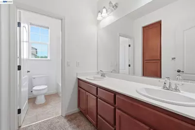 1121 Andreas Ln, Tracy, CA 95376 - Photo 19