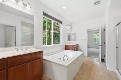 1121 Andreas Ln, Tracy, CA 95376 - Photo 11