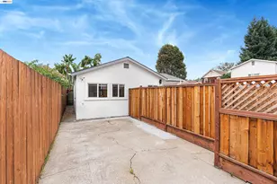 3035 Logan St, Oakland, CA 94601 - Photo 15
