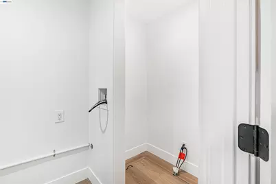 3035 Logan St, Oakland, CA 94601 - Photo 27