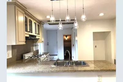 8600 Seneca, Oakland, CA 94605 - Photo 3