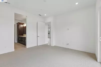 1095 Riverbend Drive, Brentwood, CA 94513 - Photo 17