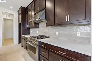 1095 Riverbend Dr, Brentwood, CA 94513 - Photo 11