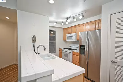 280 Caldecott Ln #221, Oakland, CA 94618 - Photo 7
