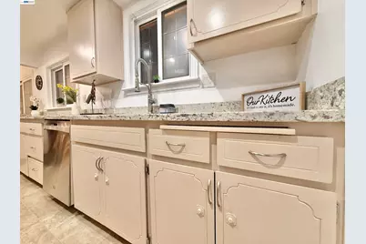 22570 Thelma St, Hayward, CA 94541 - Photo 17