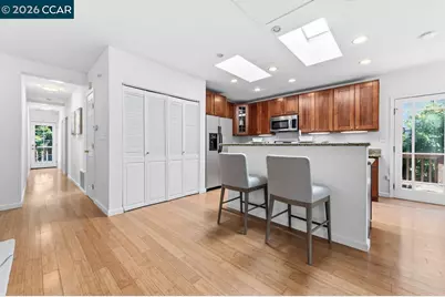 7568 Greenly Dr, Oakland, CA 94605 - Photo 11