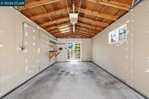 7568 Greenly Dr, Oakland, CA 94605 - Photo 21