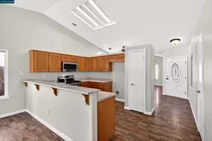 4968 Kimball Hill Cir, Stockton, CA 95210 - Photo 5