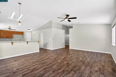 4968 Kimball Hill Cir, Stockton, CA 95210 - Photo 17