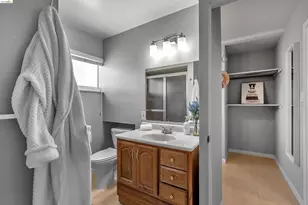 733 40th St, Richmond, CA 94805 - Photo 17