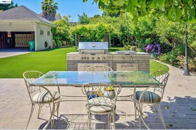 2056 Santa Clara Ave, Alameda, CA 94501 - Photo 27