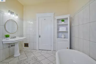 2056 Santa Clara Ave, Alameda, CA 94501 - Photo 43