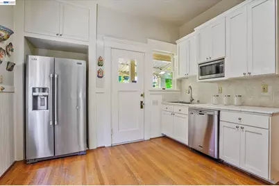 2056 Santa Clara Ave, Alameda, CA 94501 - Photo 13