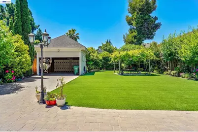 2056 Santa Clara Ave, Alameda, CA 94501 - Photo 31