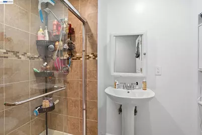 2102 Overhill Rd, Concord, CA 94520 - Photo 27