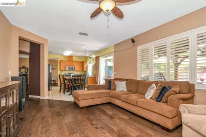 1040 Broadcreek Court, Brentwood, CA 94513 - Photo 11