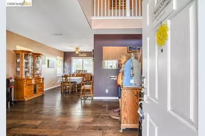 1040 Broadcreek Court, Brentwood, CA 94513 - Photo 7