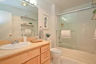 58 Marina Lakes Dr, Richmond, CA 94804 - Photo 25