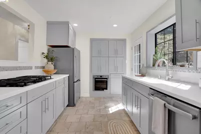 12 Erskine St, Port Costa, CA 94569 - Photo 13
