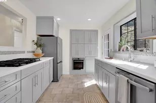 12 Erskine St, Port Costa, CA 94569 - Photo 13