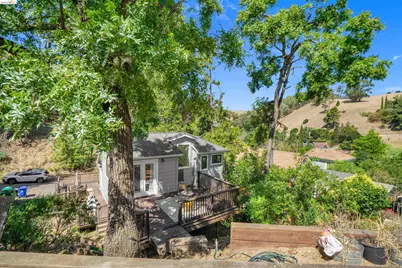 12 Erskine St, Port Costa, CA 94569 - Photo 33