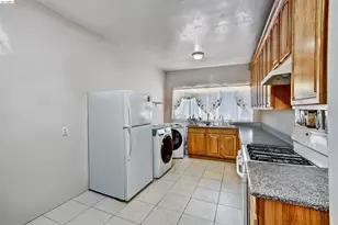 1390 Highland Blvd, Hayward, CA 94542 - Photo 3