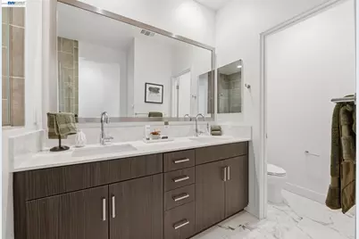 931 Edy Ln, Oakland, CA 94607 - Photo 33