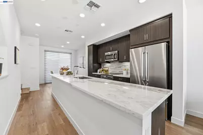 931 Edy Ln, Oakland, CA 94607 - Photo 9