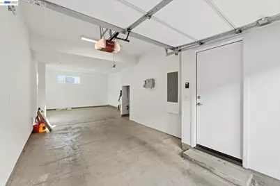 931 Edy Ln, Oakland, CA 94607 - Photo 35