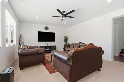 2126 Grapevine Dr, Livingston, CA 95334 - Photo 7