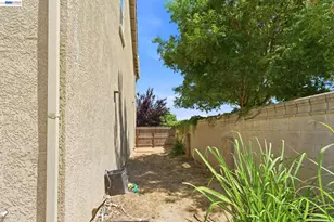 2126 Grapevine Dr, Livingston, CA 95334 - Photo 41