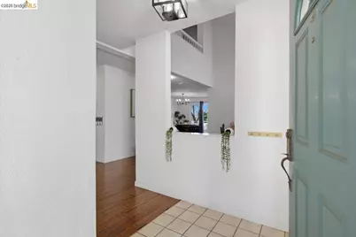 1025 Pinehurst Court, Concord, CA 94521 - Photo 7