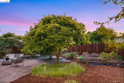 211 San Carlos Ave, El Cerrito, CA 94530 - Photo 35