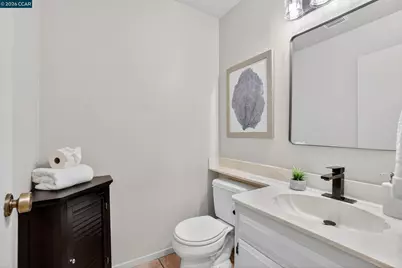 897 Marina Dr, Napa, CA 94559 - Photo 21