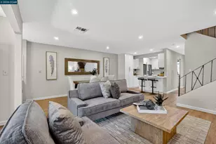 897 Marina Dr, Napa, CA 94559 - Photo 9