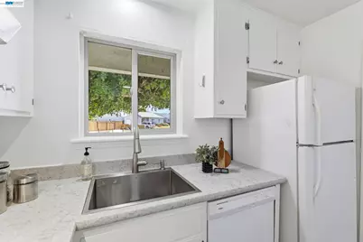7359-7361 Glenoaks Way, Dublin, CA 94568 - Photo 15