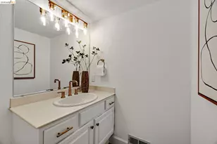 5800 Alderbrook Ct, Castro Valley, CA 94552 - Photo 17