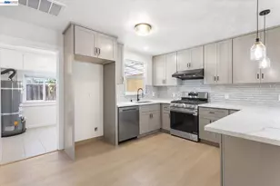 2215 E 29th St, Oakland, CA 94606 - Photo 13
