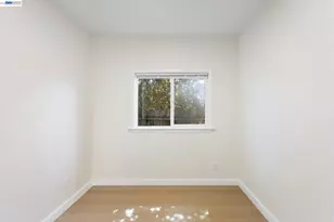 2215 E 29th St, Oakland, CA 94606 - Photo 25