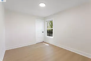 2215 E 29th St, Oakland, CA 94606 - Photo 21