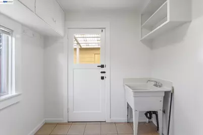 2215 E 29th Street, Oakland, CA 94606 - Photo 27