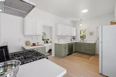 963 37th St, Oakland, CA 94608 - Photo 13