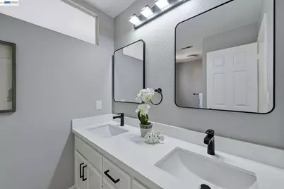2245 Pipit Ct, San Leandro, CA 94579 - Photo 37