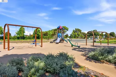 2245 Pipit Ct, San Leandro, CA 94579 - Photo 49