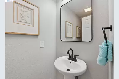 2245 Pipit Ct, San Leandro, CA 94579 - Photo 11