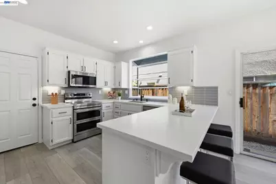 2245 Pipit Ct, San Leandro, CA 94579 - Photo 13
