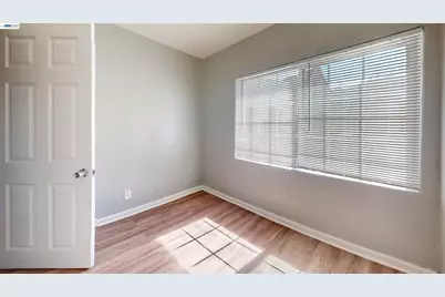 6625 Bancroft Ave, Oakland, CA 94605 - Photo 9